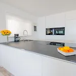 Rua Do Paraiso 15 Oceanview Retreat Holiday home